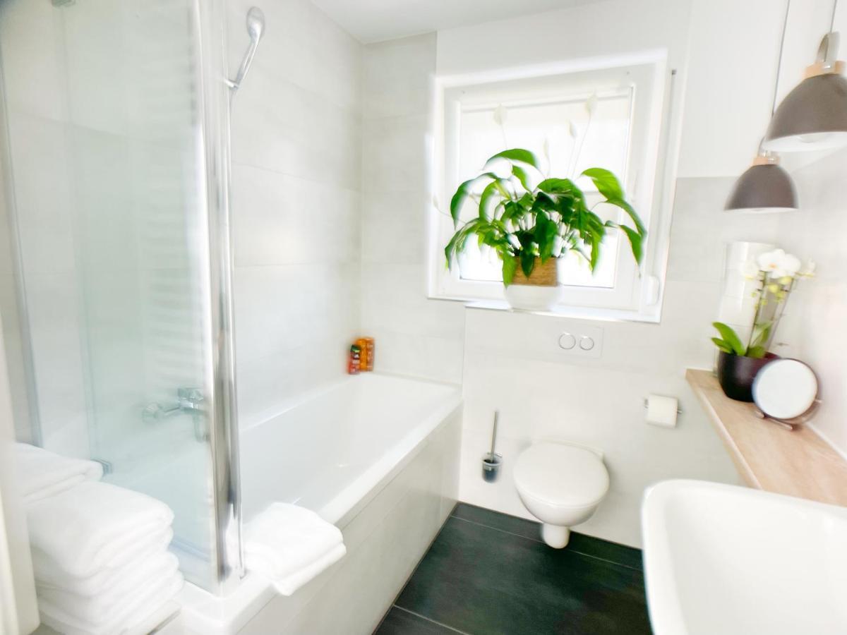 M-Style 02 Apartment Mit Balkon 24H Self-Check-In, Free Parking, Netflix Nuremberg Ngoại thất bức ảnh